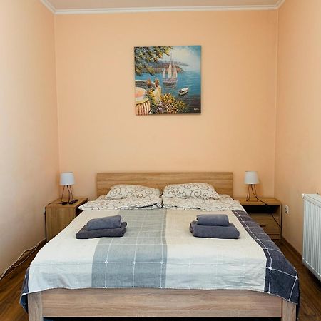 Apartments Domovik Stylе' Мукачево Екстер'єр фото