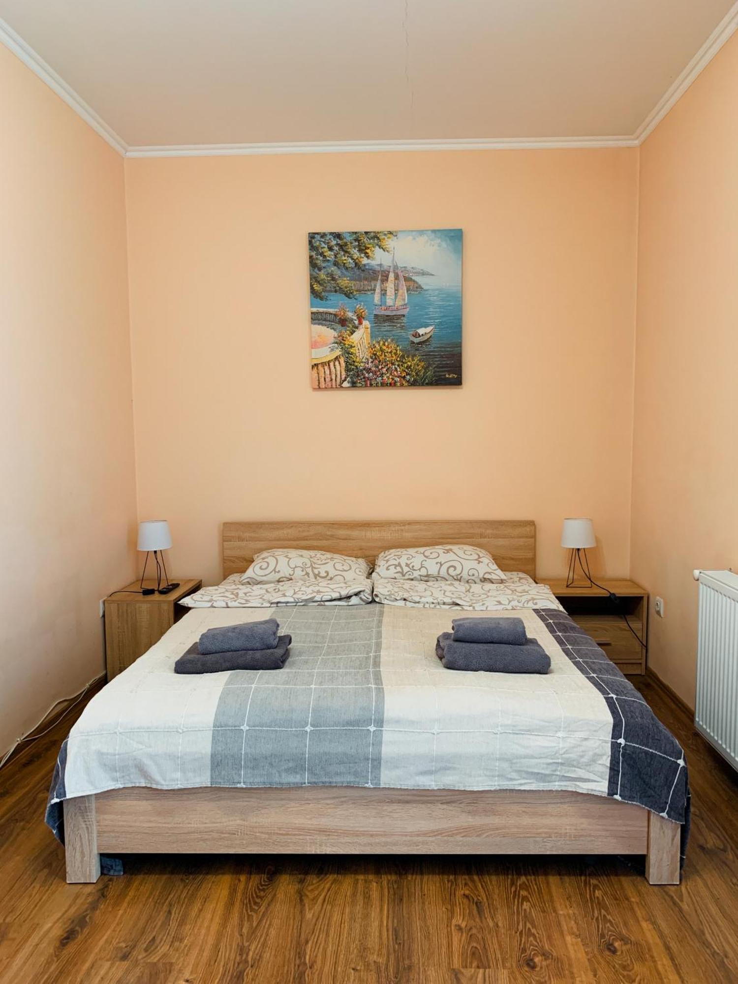 Apartments Domovik Stylе' Мукачево Екстер'єр фото